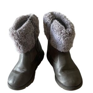 Oshkosh Bgosh Boot girls gray size 10M boxBT
